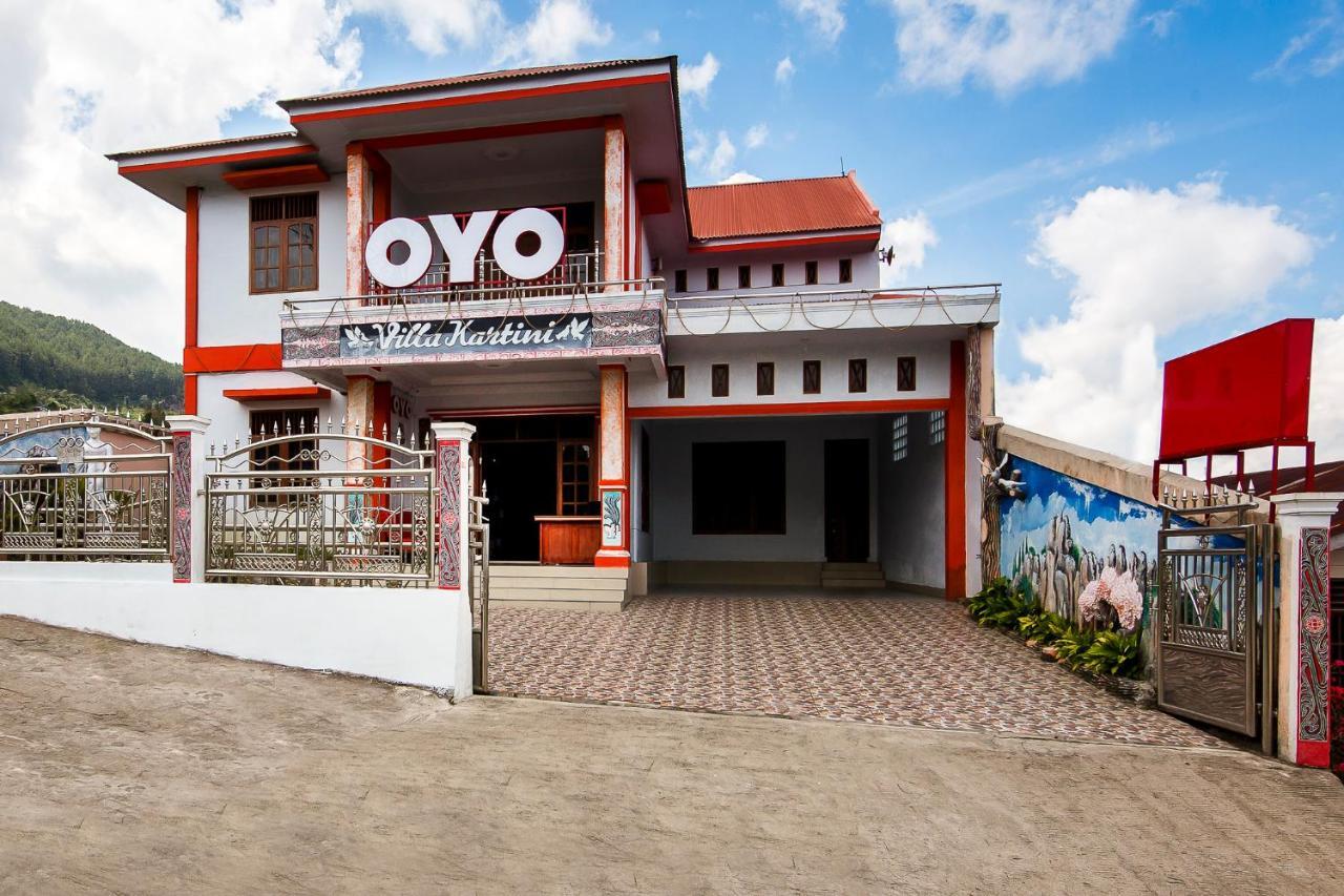 Oyo 1520 Hotel Kartini Tarutung Экстерьер фото