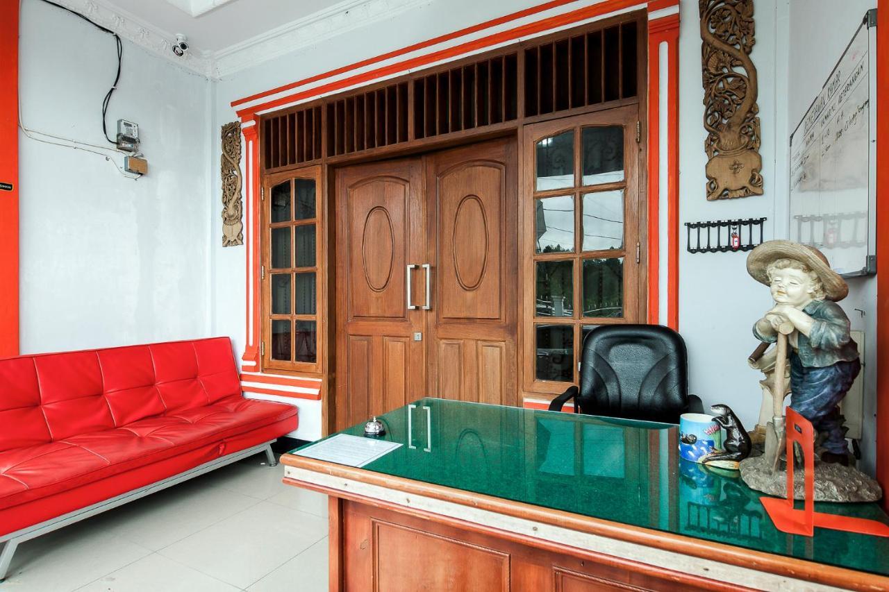Oyo 1520 Hotel Kartini Tarutung Экстерьер фото