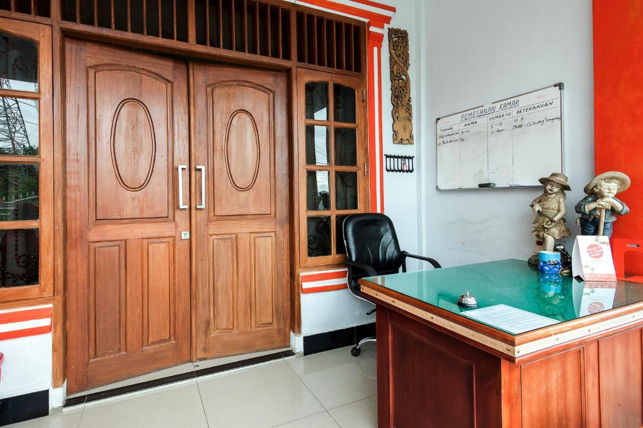 Oyo 1520 Hotel Kartini Tarutung Экстерьер фото