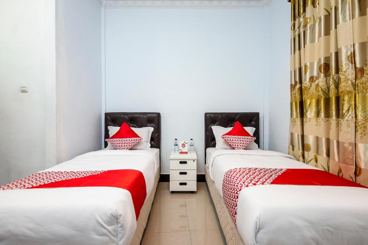 Oyo 1520 Hotel Kartini Tarutung Экстерьер фото