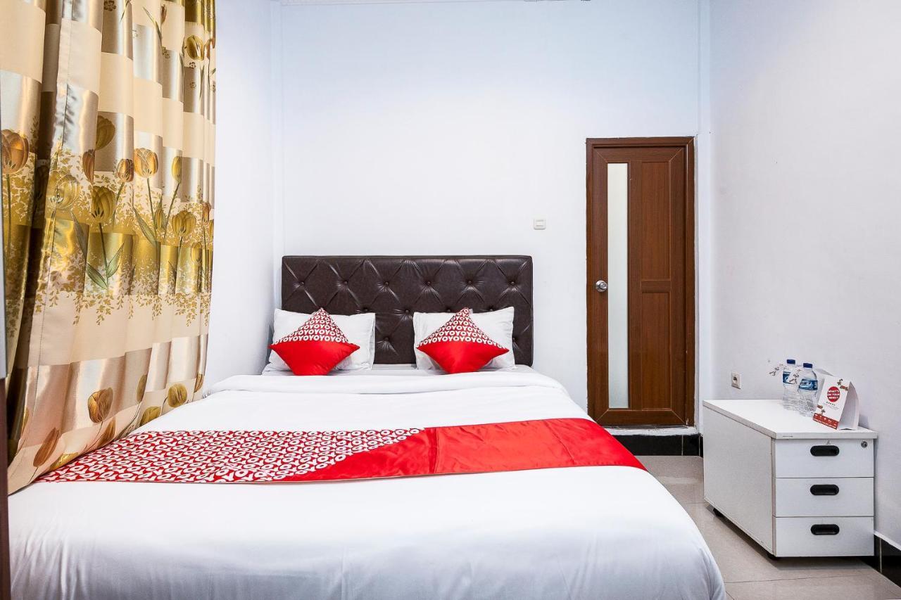 Oyo 1520 Hotel Kartini Tarutung Экстерьер фото