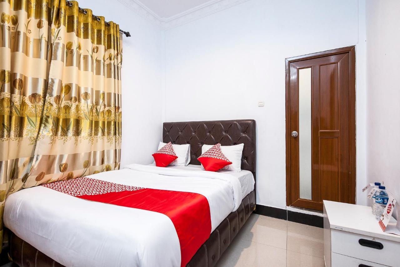 Oyo 1520 Hotel Kartini Tarutung Экстерьер фото